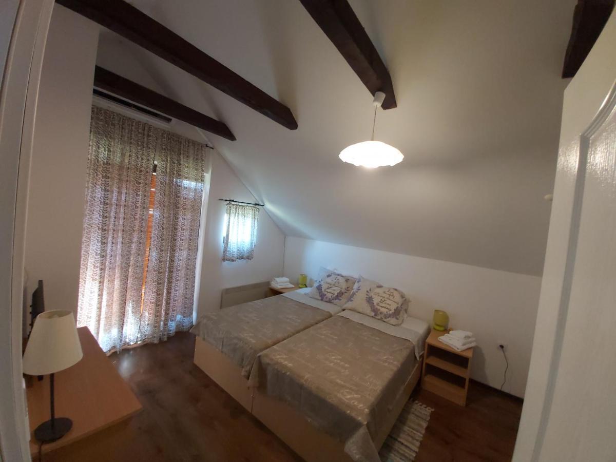 Izletiste Opatovac Vendégház Kültér fotó